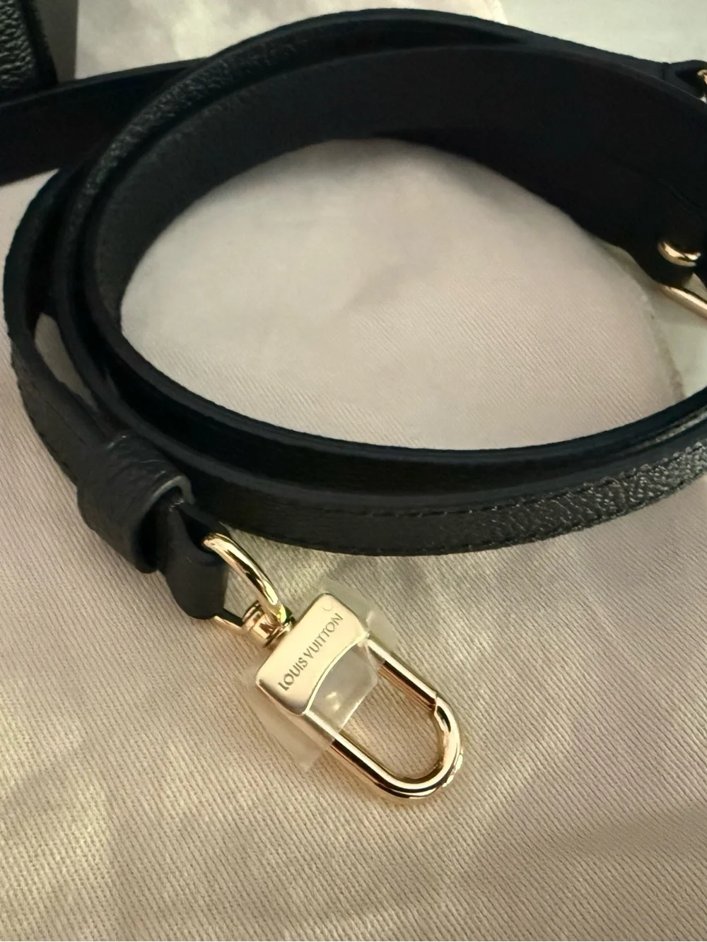 Louis Vuitton Black & Cream Monogram speedy bandouliere 25